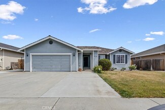 940 Apricot Ln, Hollister, CA 95023