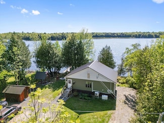 32 Whites Pond Rd, Palmyra, ME 04965