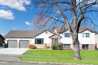 658 Cottonwood Loop, Bismarck, ND 58504