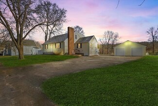 26 Williams Ave, Taunton, MA 02780