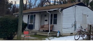 307 N West Ave, Blackstone, VA 23824