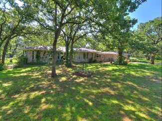 2230 Blue Creek Pkwy, Norman, OK 73026
