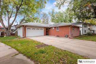 1736 N 76th St, Lincoln, NE 68505