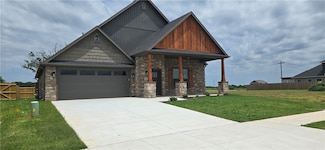 1000 Trestle Ln, Centerton, AR 72719