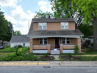 726 E 5th St, Washington, MO 63090