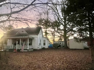 306 S Howard St, Newman, IL 61942