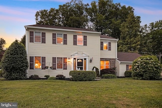 111 Briarwood Dr, Southampton, PA 18966
