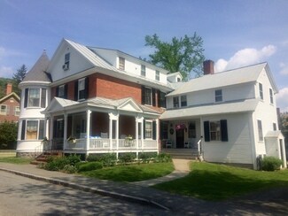 5 Mountain Ave Unit 2, Woodstock, VT 05091