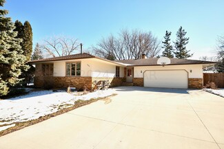 3255 Evergreen Rd N, Fargo, ND 58102