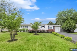 285 Spring Valley Rd, Park Ridge, NJ 07656