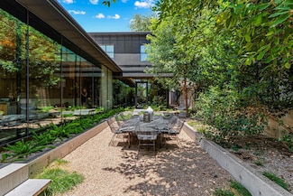906 W 18th St, Austin, TX 78701