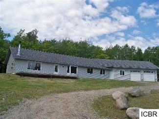 37157 Woodland Dr, Cohasset, MN 55721
