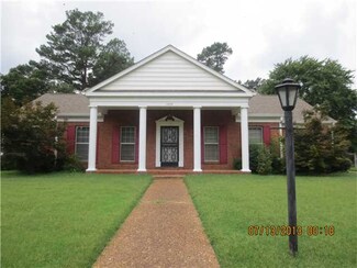1553 Poplar Estates Pkwy, Germantown, TN 38138