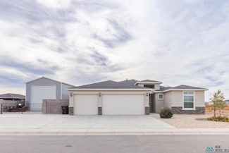 3709 S Sunnyview Ave, Carlsbad, NM 88220