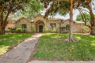 2723 Olympia Dr, Grand Prairie, TX 75052