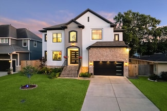 4019 Drummond St, Houston, TX 77025