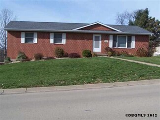2501 Springreen Dr, Dubuque, IA 52002