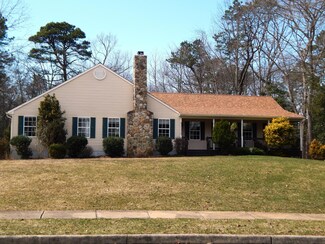 1 Woodland Ave, Cream Ridge, NJ 08514