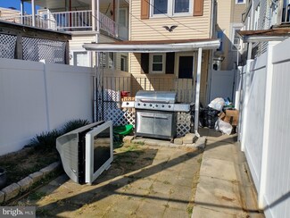 1563 N 10th St, Reading, PA 19604