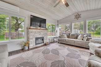 25704 164th St, Spirit Lake, IA 51360