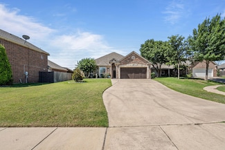 8409 Estandarte Ct, Benbrook, TX 76126