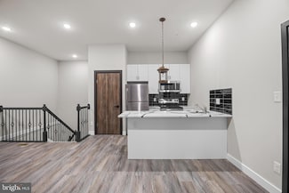 405 N Simpson St, Philadelphia, PA 19151