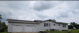 1205 Lakeside Ave, Lake Park, IA 51347