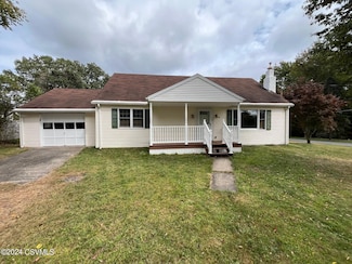 13 Sherwood Rd, Wilburton, PA 17888