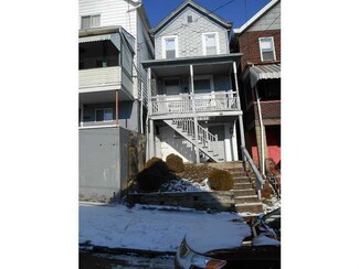 330 3rd St, Pitcairn, PA 15140