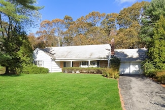 43 Seville Ln, Stony Brook, NY 11790