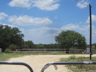 629 Polly Peak Dr, Bandera, TX 78003