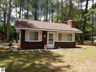 3123 S Freeman Blvd, Mesick, MI 49668
