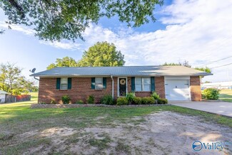 12 Willingham St, Rainsville, AL 35986