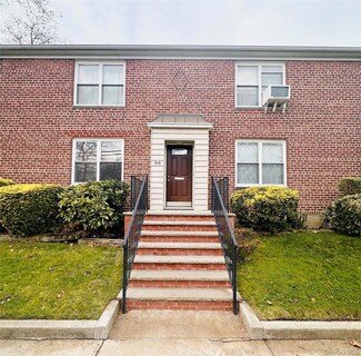 35-42 205th St Unit 287, Bayside, NY 11361