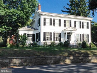 53 S Main St, Cranbury, NJ 08512