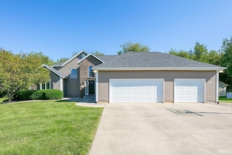 4392 E Fox Run Dr, Syracuse, IN 46567