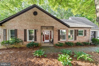 304 Foxridge Dr SW, Leesburg, VA 20175