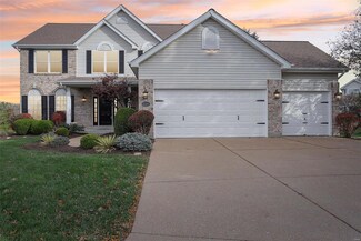 2351 Dartmouth Bend Dr, Ballwin, MO 63011