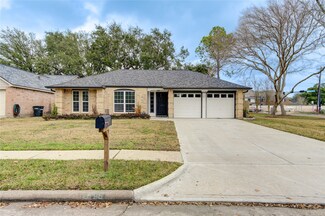 2798 Pinewood Dr, League City, TX 77573