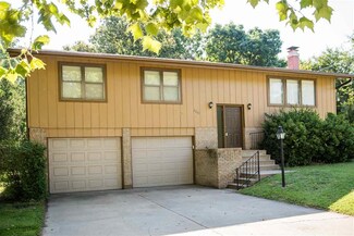 2200 Lawrence Rd, Manhattan, KS 66502