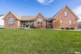 18 Nicholas Ct, Eldridge, IA 52748