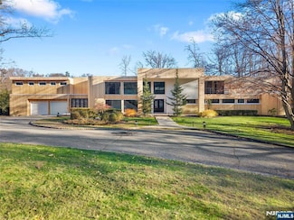 41 Park Way, West Orange, NJ 07052