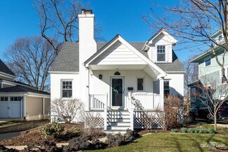 580 Hillside Ave, Glen Ellyn, IL 60137