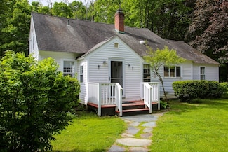 31 W Oxbow Rd, Shelburne Falls, MA 01370