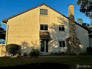 99 Thoreau Dr, Plainsboro, NJ 08536