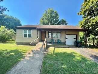 301 W 4th St, Tahlequah, OK 74464