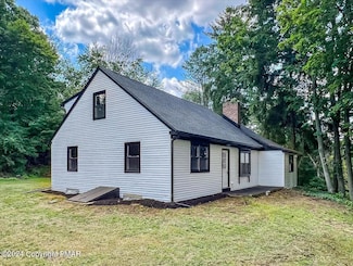 5870 Main St, Center Valley, PA 18034