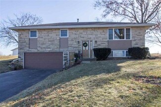 14960 Old Highway Rd, Dubuque, IA 52002