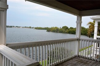 219 Pompano Dr SE Unit D, Saint Petersburg, FL 33705