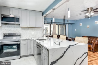 623 Center St Unit 101, Herndon, VA 20170